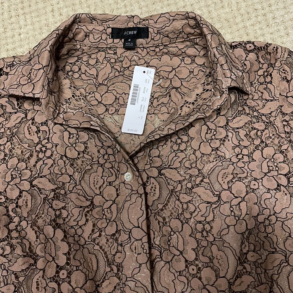 Beautiful Lace Blouse - Picture 2 of 4